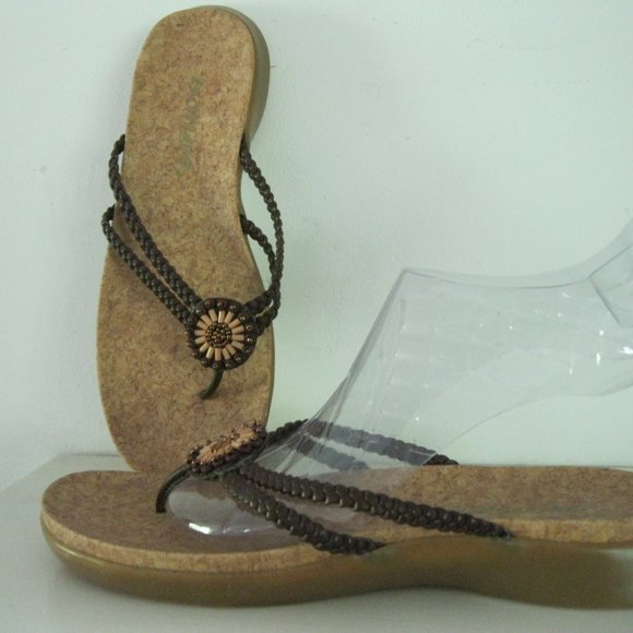 NEW  in Box Size 10 M Bongo flip flops  sand - Picture 1 of 1